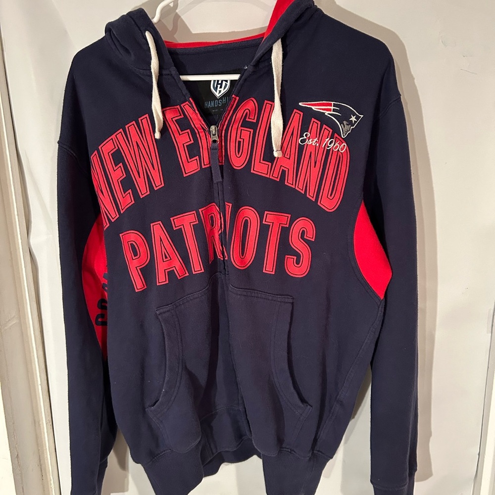 Preowned New England Patriots Small hooded zip up with pockets